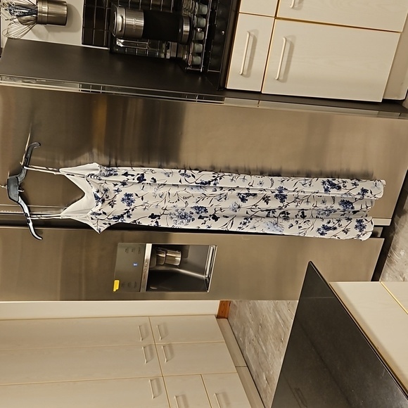 💕FAVORITE DAUGHTER💕 The Favorite Dress ~ Blue White Floral Print Medium M NWT - Picture 10 of 16